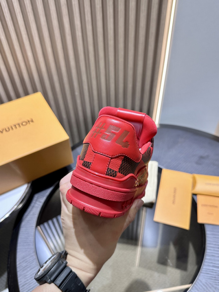 L0VT SNEAKER