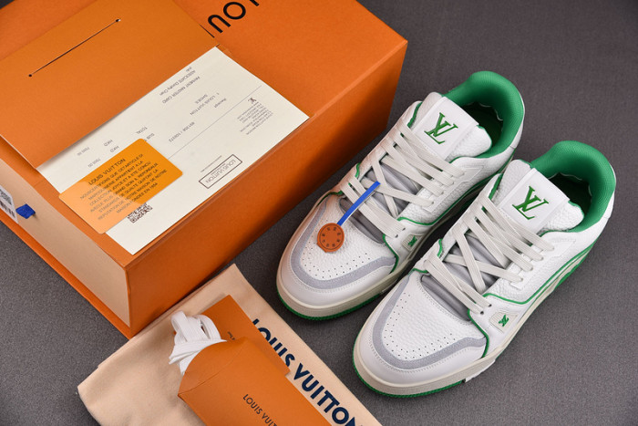 L0VT SNEAKER