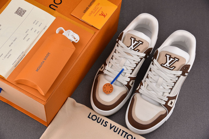 L0VT SNEAKER