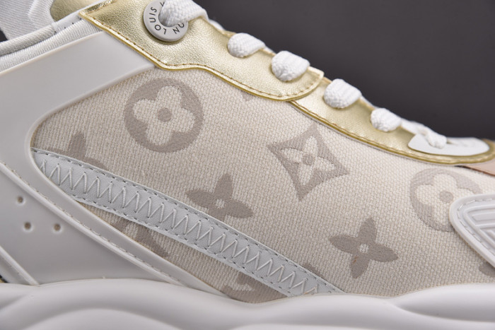 L0VT SNEAKER