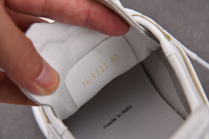 L0VT SNEAKER