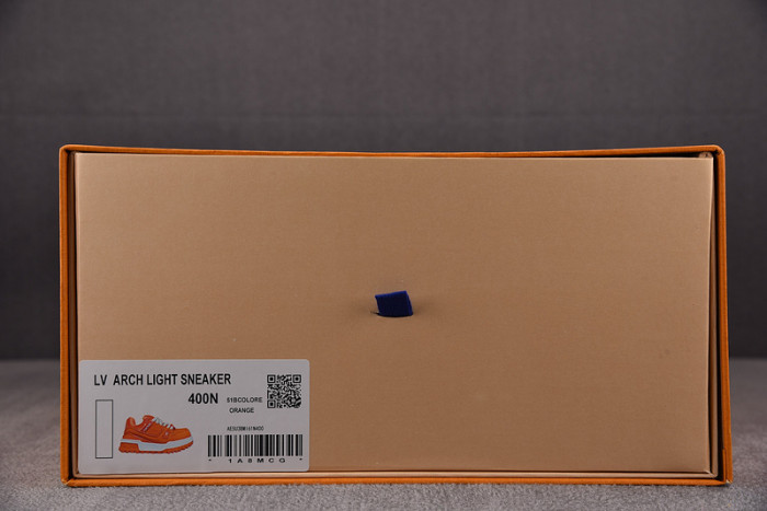 L0VT SNEAKER