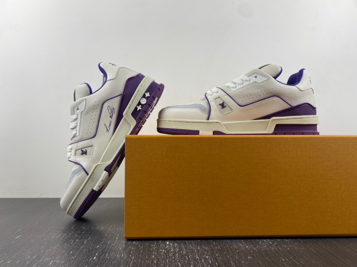 L0VT SNEAKER