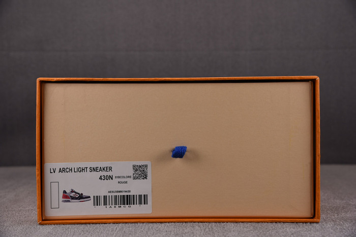 L0VT SNEAKER