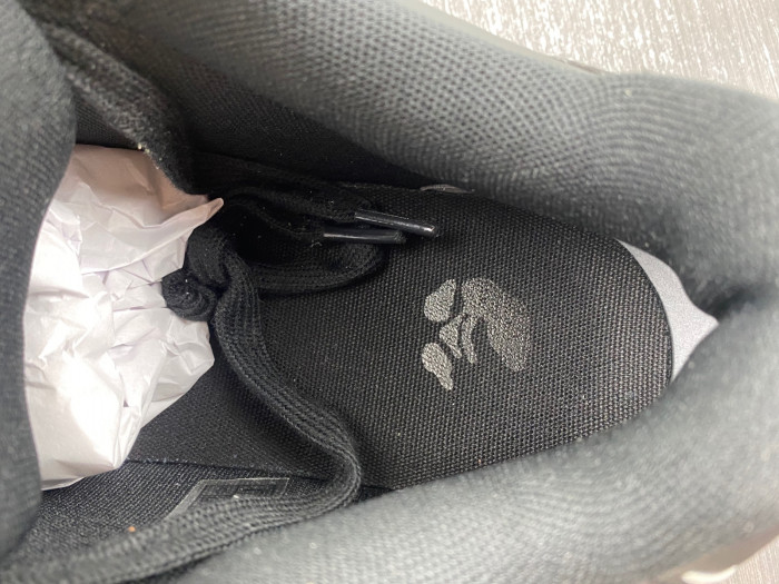 OFW SNEAKER