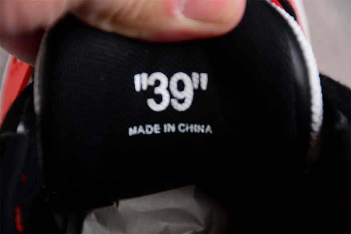 OFW SNEAKER