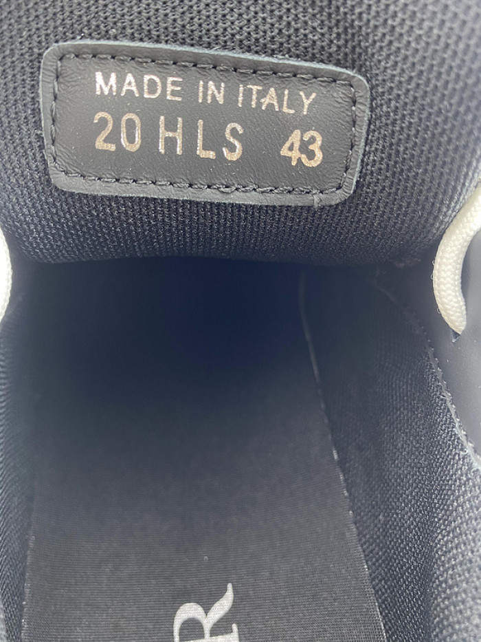 D10R SNEAKER