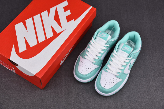 NIKE DUNK LOW "GREEN GLOW"DD1503-105