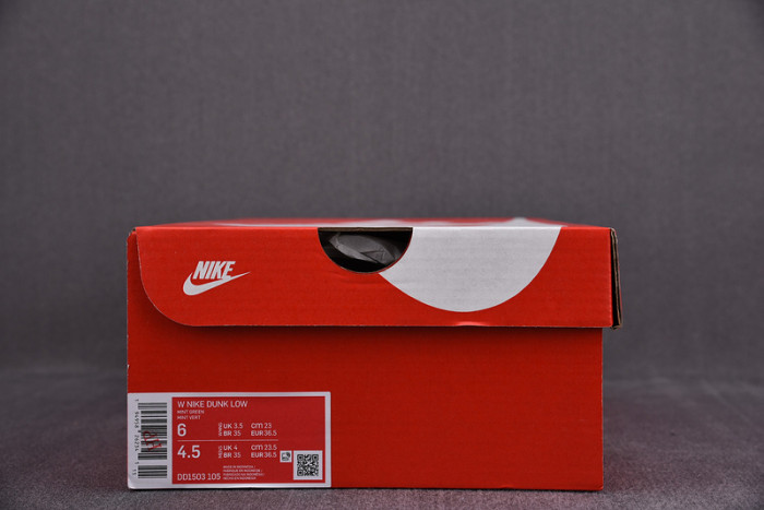 NIKE DUNK LOW "GREEN GLOW"DD1503-105