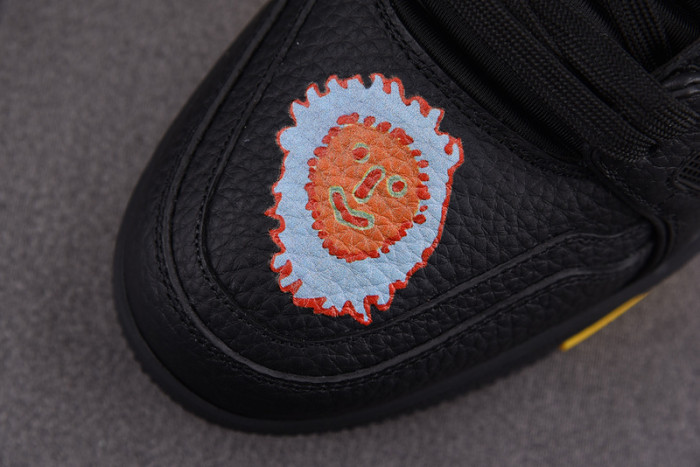 L0VT SNEAKER